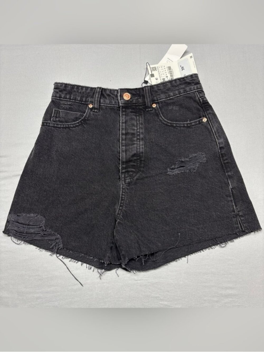 Zara Washed Black High-Rise Distressed Denim Mom Short Size 4